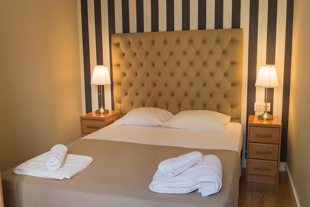 Ab Apartamentos Trinidad Málaga Chambre photo