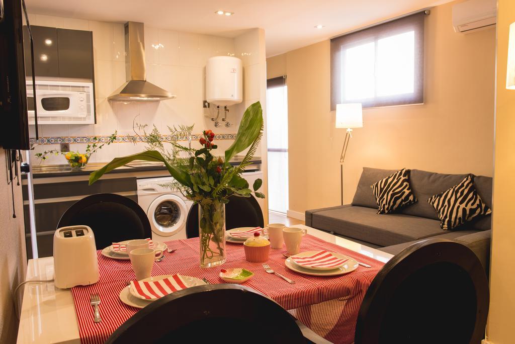 Ab Apartamentos Trinidad Málaga Chambre photo